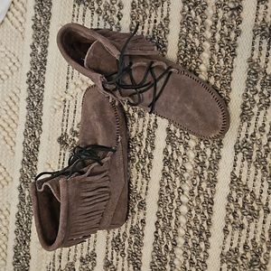 Minnetonka Tramper Boot